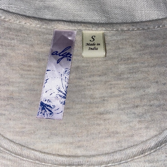 Lose fit ruffle sleeve shirt - Picture 4 of 4